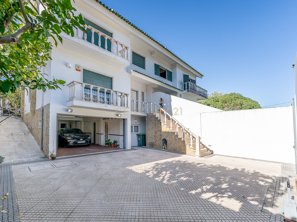 Moradia T4+2 em São João de Brito, Alvalade - Image 6
