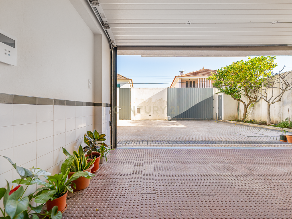 Moradia T4+2 em São João de Brito, Alvalade - Image 54