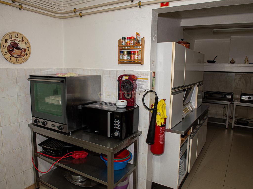 Restaurante com 60 lugares e um Apartamento T2 - Image 13