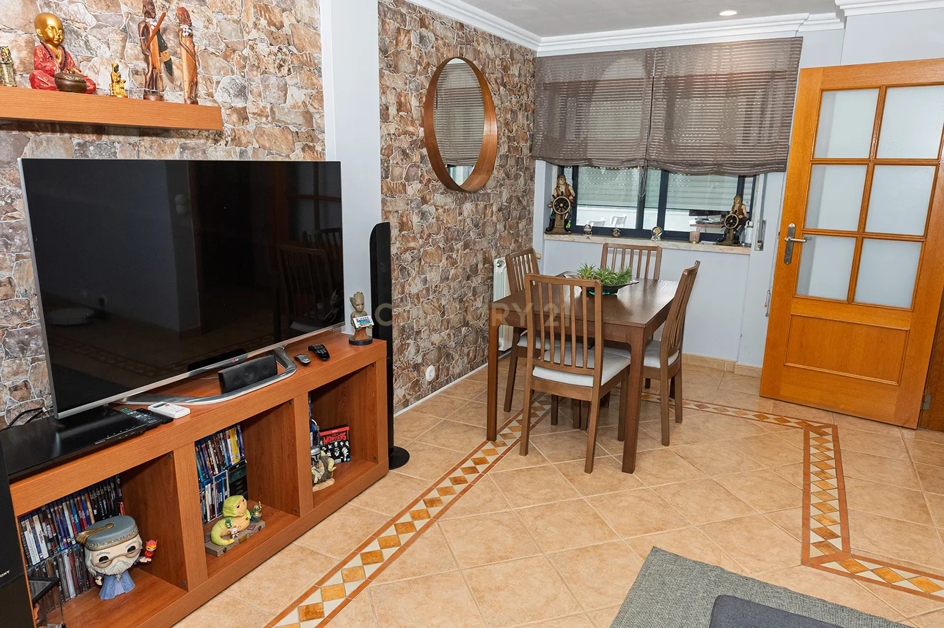 Apartamento T3 em Odivelas com Piscina e Estacionamento para 4 carros - Image 4