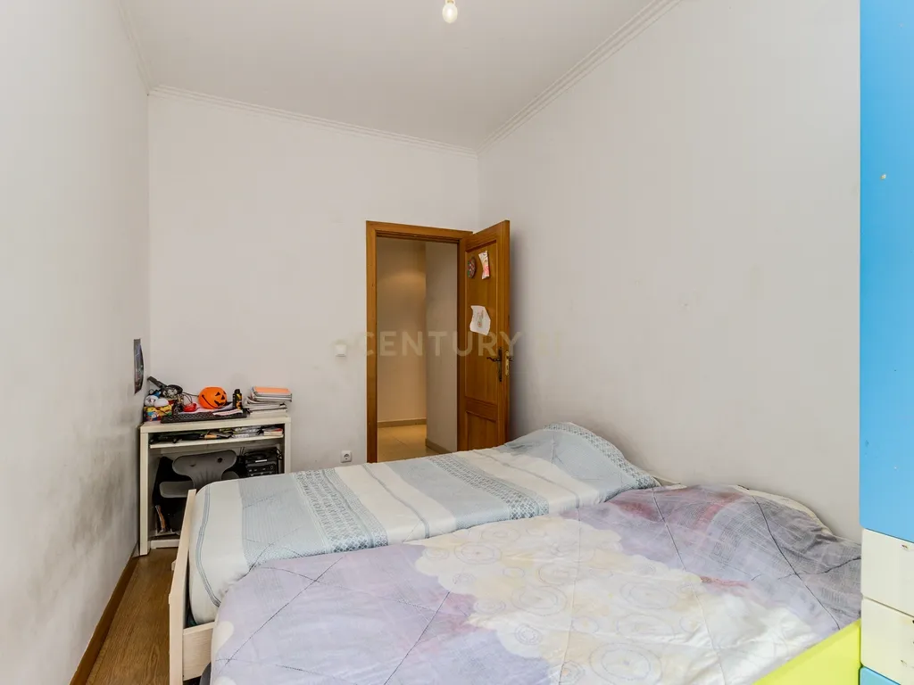Apartamento T3 com Terraço e Acessibilidade em Amadora - Image 22