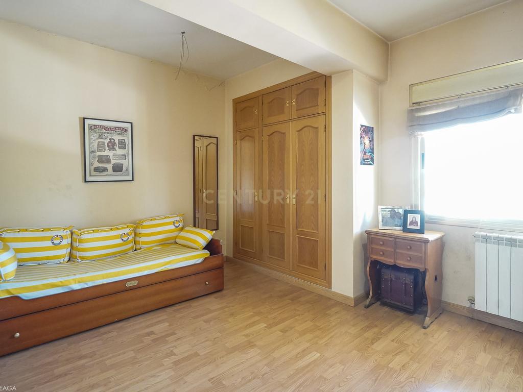 undefined - Image 40