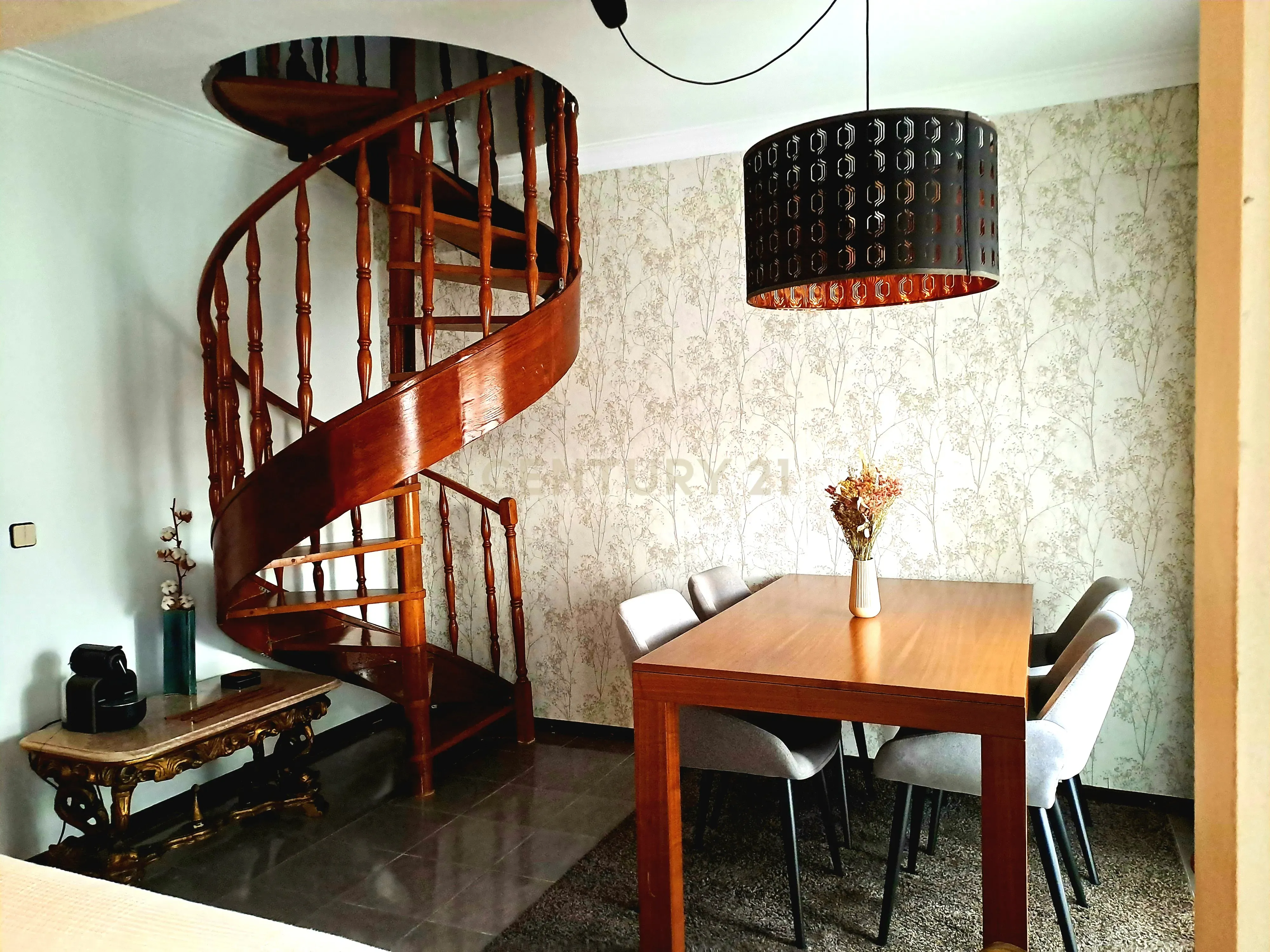 Apartamento T3+1 "duplex" em Pinheiro de Loures - Image 6