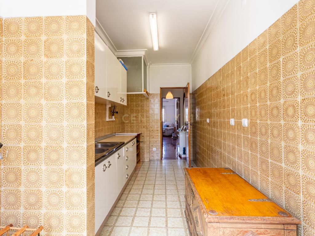 Apartamento T2 na Urbanização Codivel - Odivelas - Image 13