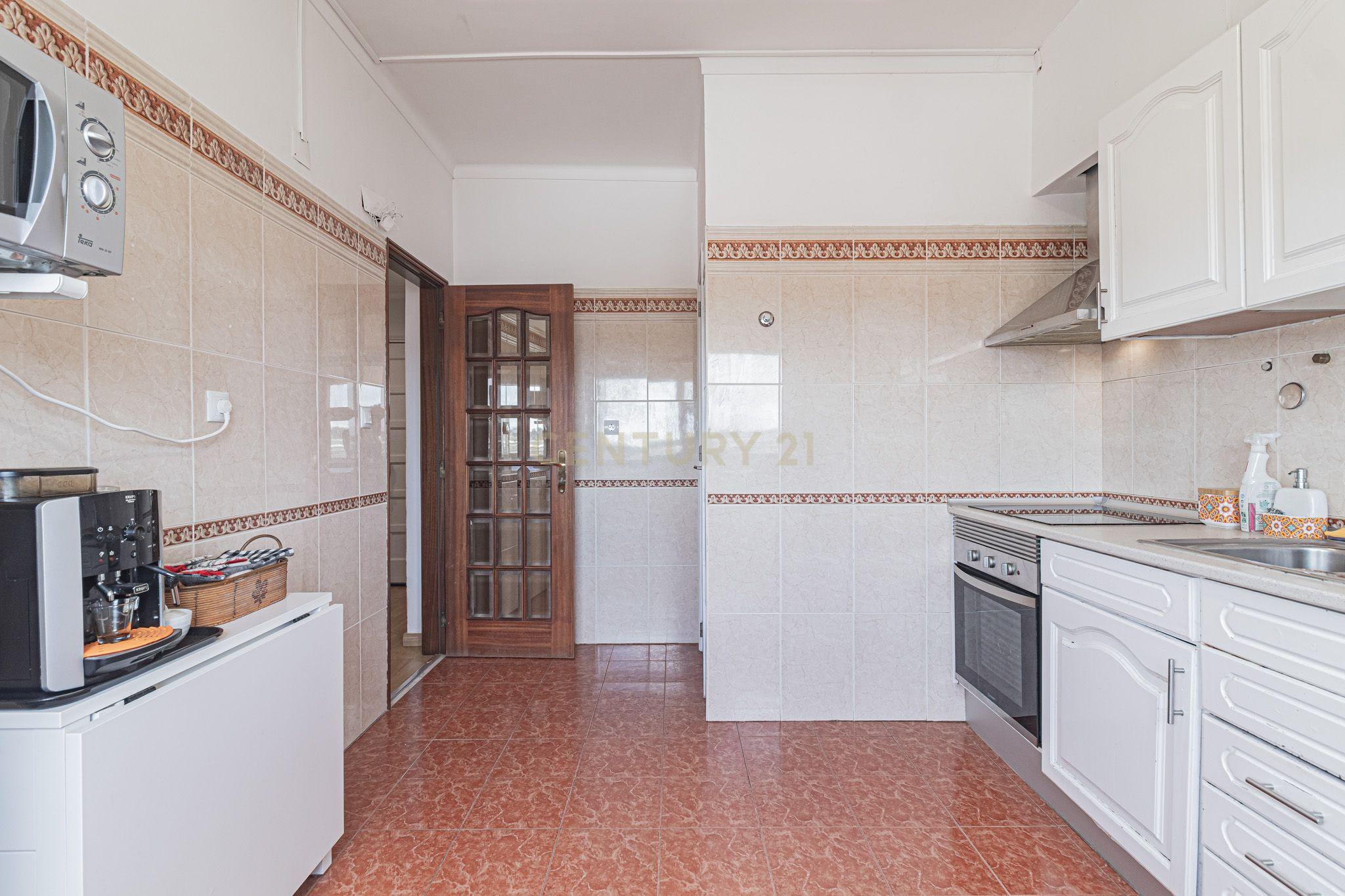 Apartamento T3  - Conforto, espaço e localização Ideal em Vale Figueira - Image 36