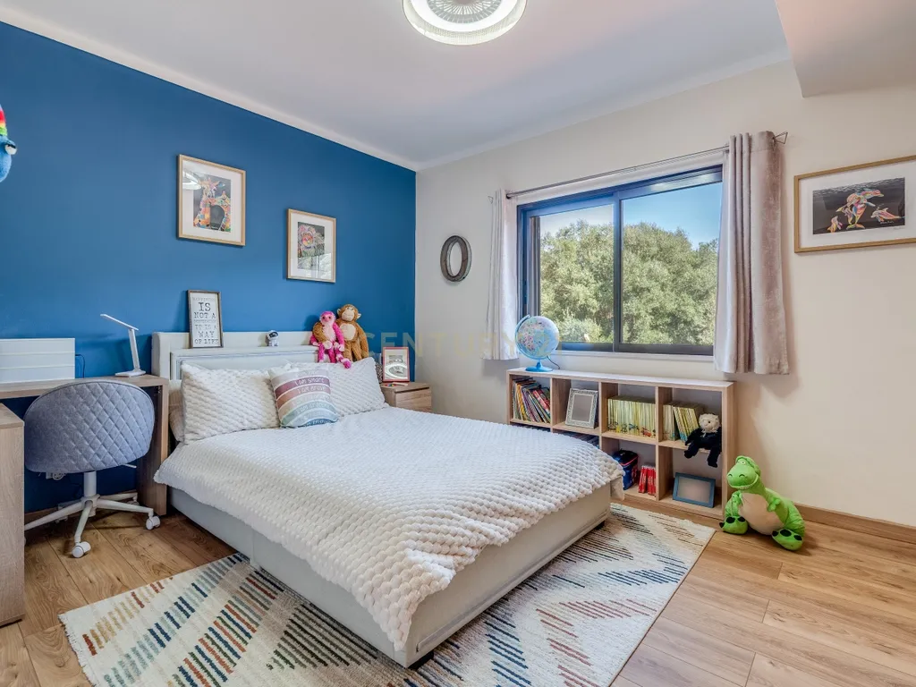 ESPETACULAR MORADIA COM PISCINA, GARAGEM, JARDIM E TERRENO - Image 15