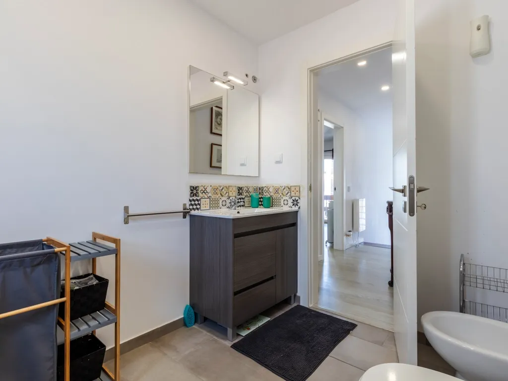 Moradia T4 como nova com piscina na Marisol em Lote de 500m² - Image 102