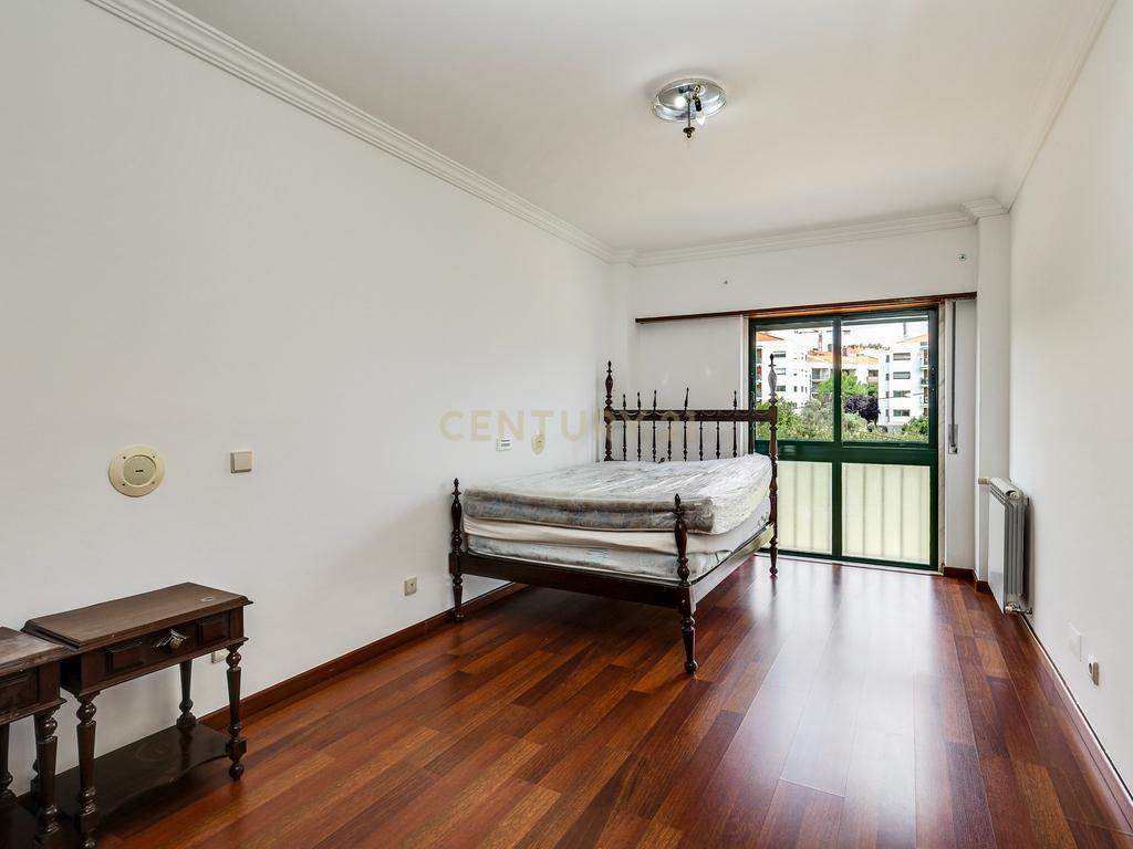 Apartamento T3 com box para arrendamento em Carnaxide - Image 21