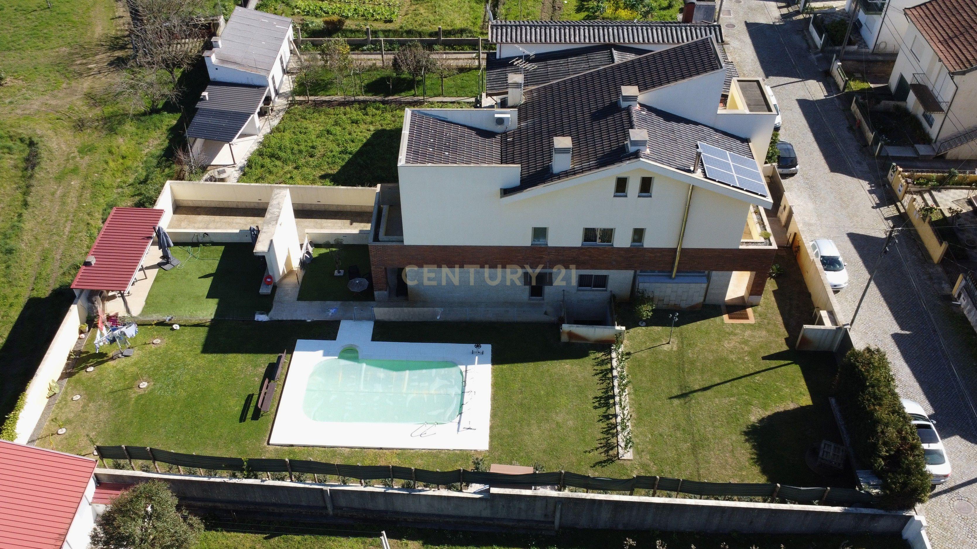 Moradia T4, Salão de Jogos, Ginásio, Piscina -5min do Castelo da Maia - Image 3