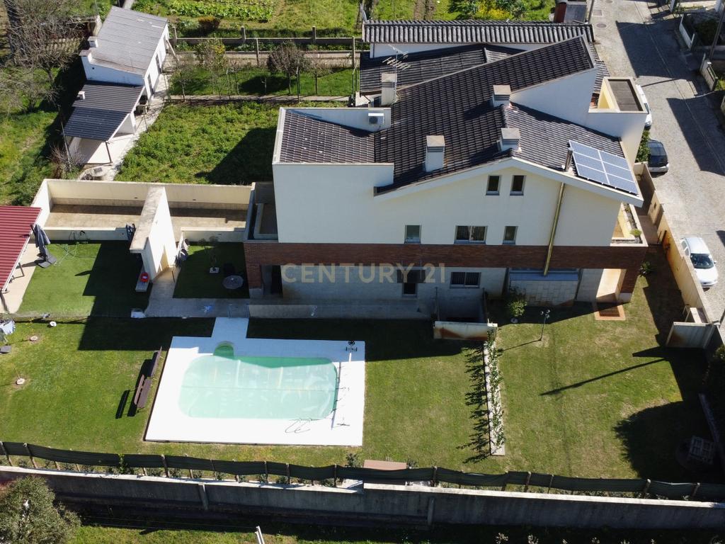 Moradia T4, Salão de Jogos, Ginásio, Piscina -5min do Castelo da Maia - Image 3