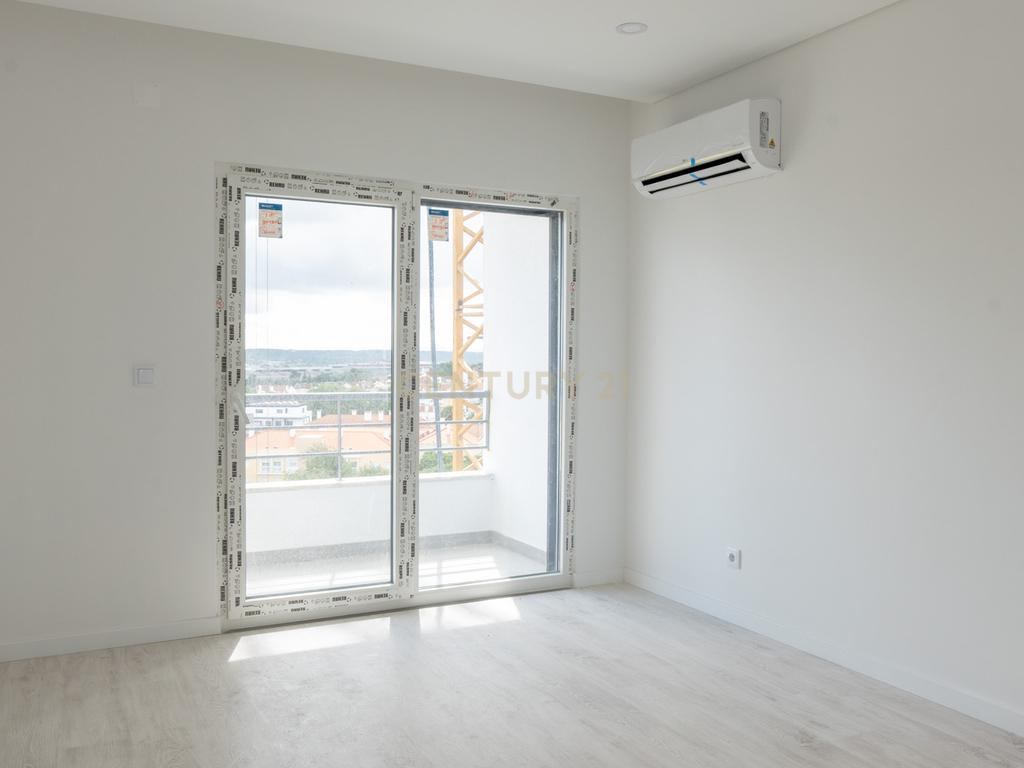 CONDOMINIO QUINTA DA LADEIRA - T2 e T3 COM TERRAÇOS, CHURRASQUEIRA E JARDIM - Image 17