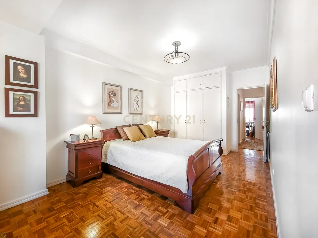 Apartamento T3 renovado no Prior Velho - Image 25