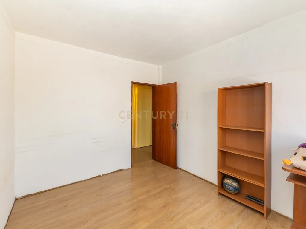 Moradia T3 na Quinta do Anjo com Vista Panorâmica e Garagem - Image 36