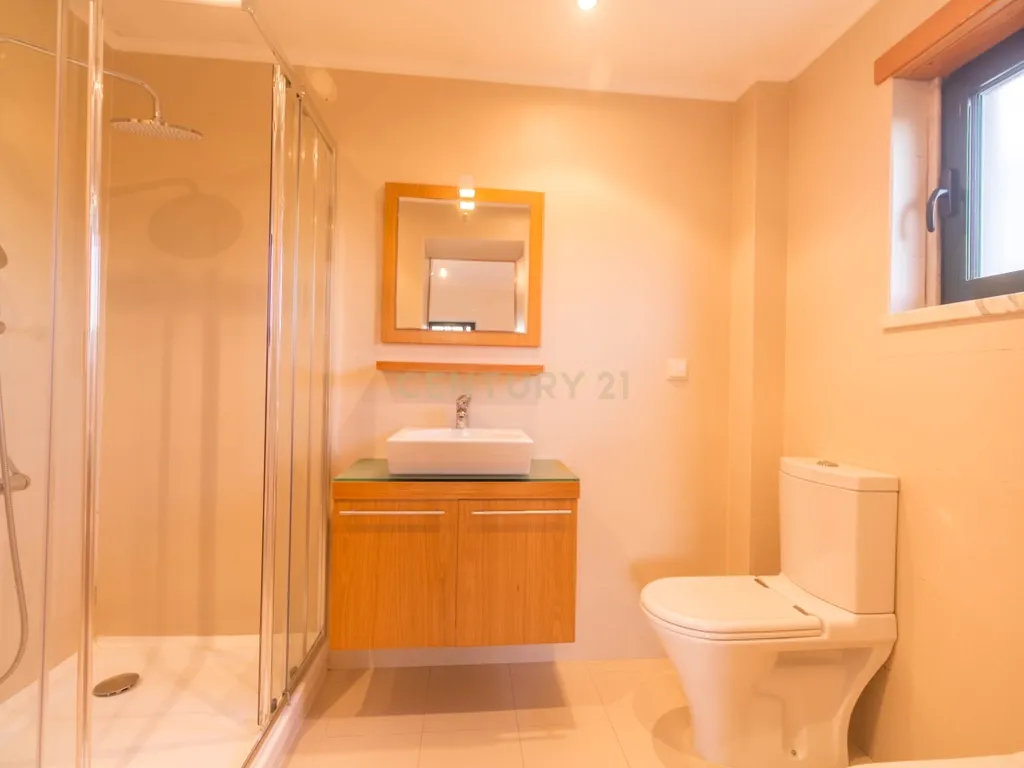 Apartamento Moderno em Carcavelos com Vista e Proximidade à Praia - Image 12