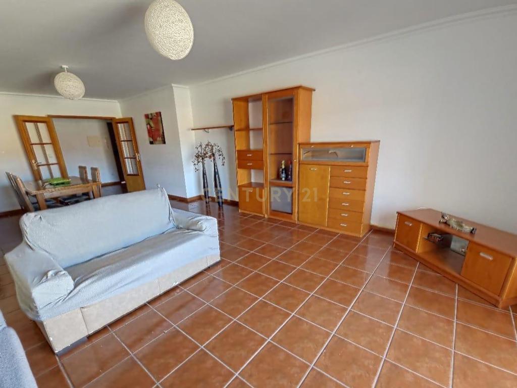 Apartamento t3 com garagem fechada num condomínio fechado com piscina  - Image 15