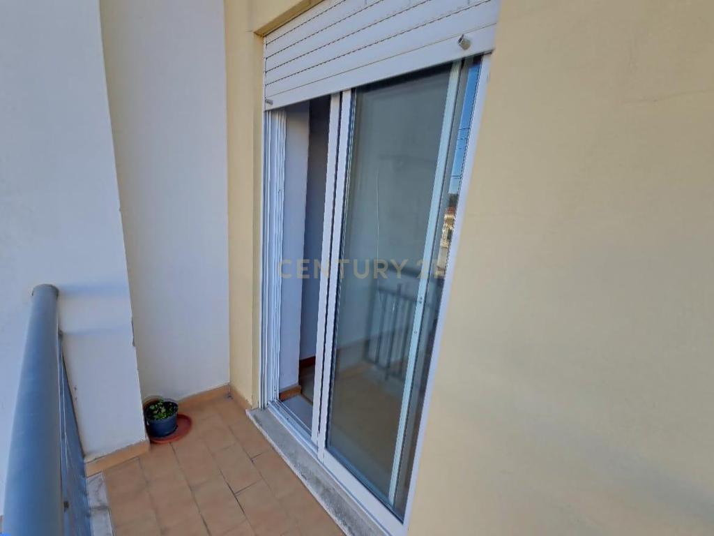 Apartamento t3 com garagem fechada num condomínio fechado com piscina  - Image 7