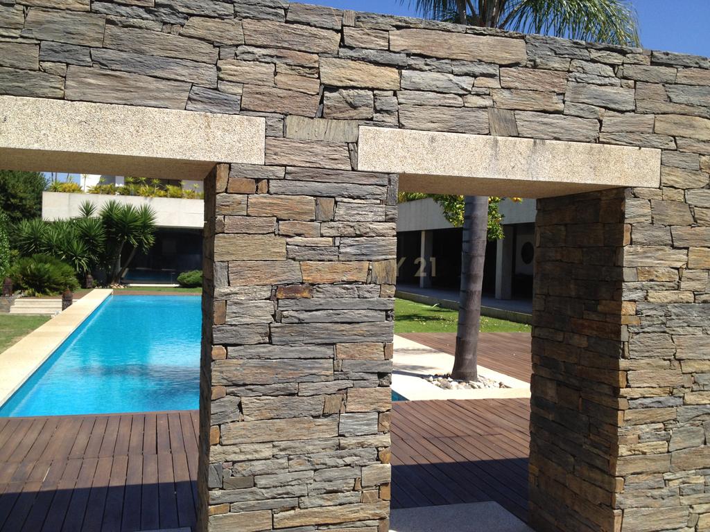 Moradia V5 de 4 frentes e piscinas - Image 60