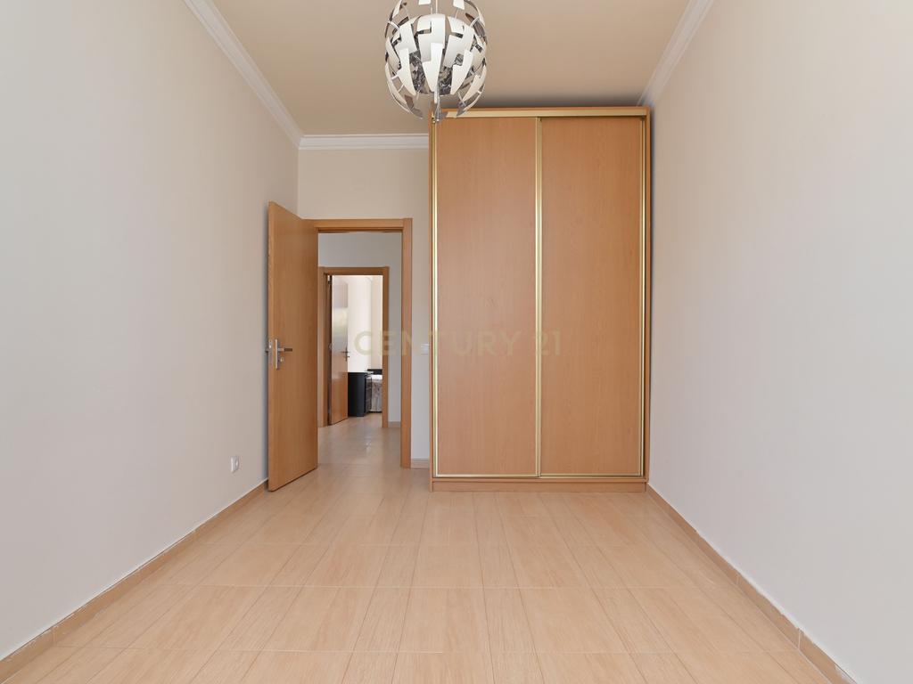 Apartamento T2 para venda em Mem Martins - Image 3