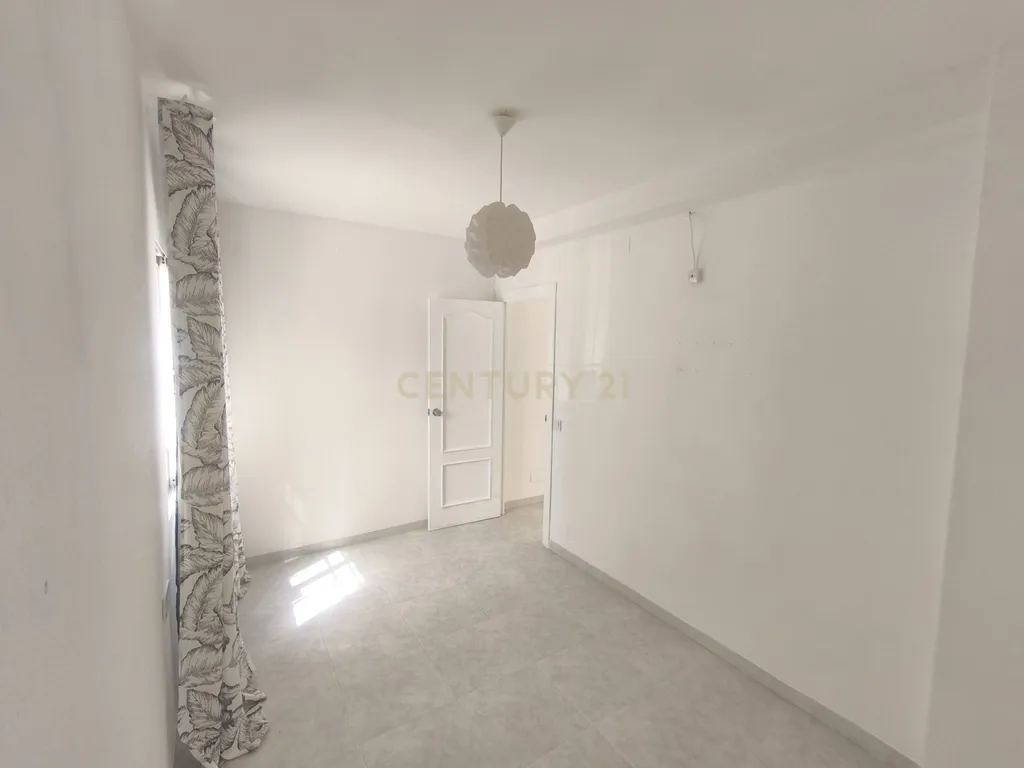 Apartamento Térreo de Esquina com 3 Quartos Totalmente Remodelado em El Boquetillo – Fuengirola - Image 18