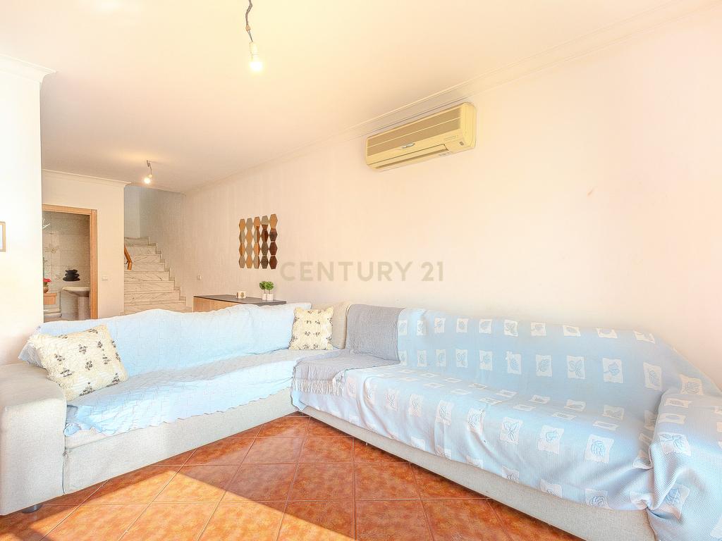 Moradia T2 com Garagem e Logradouro - Ferreiras, Albufeira - Image 9