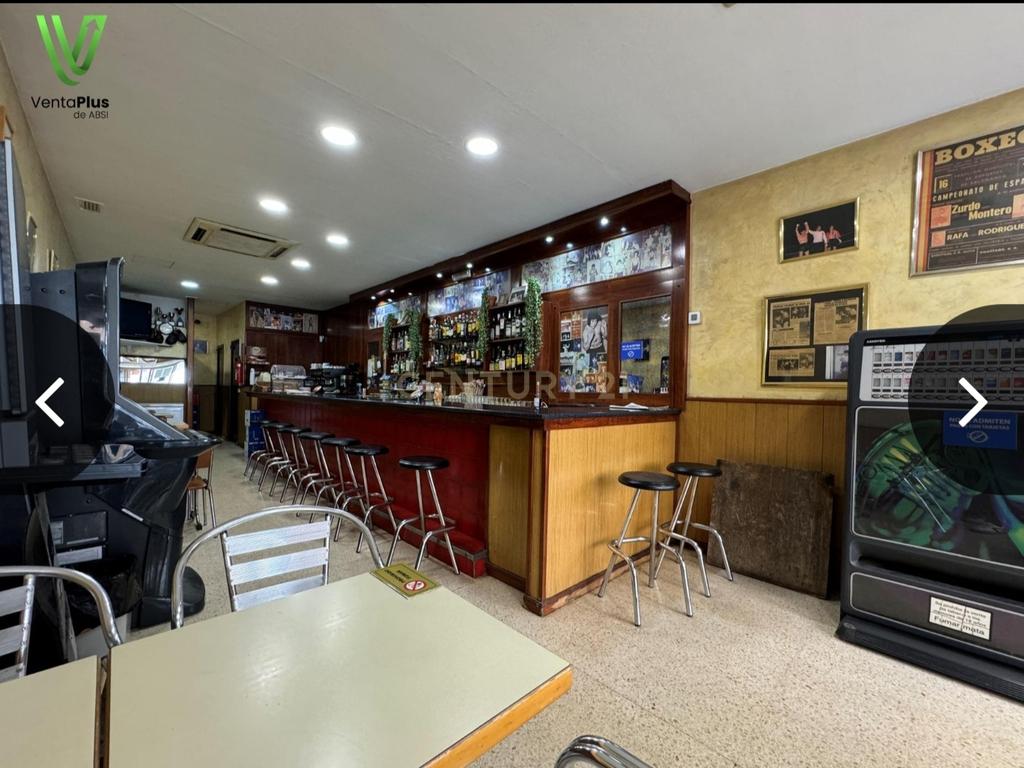 Vende-se espaço comercial na Rua Francesc Martí i Mora, 63 - Image 7