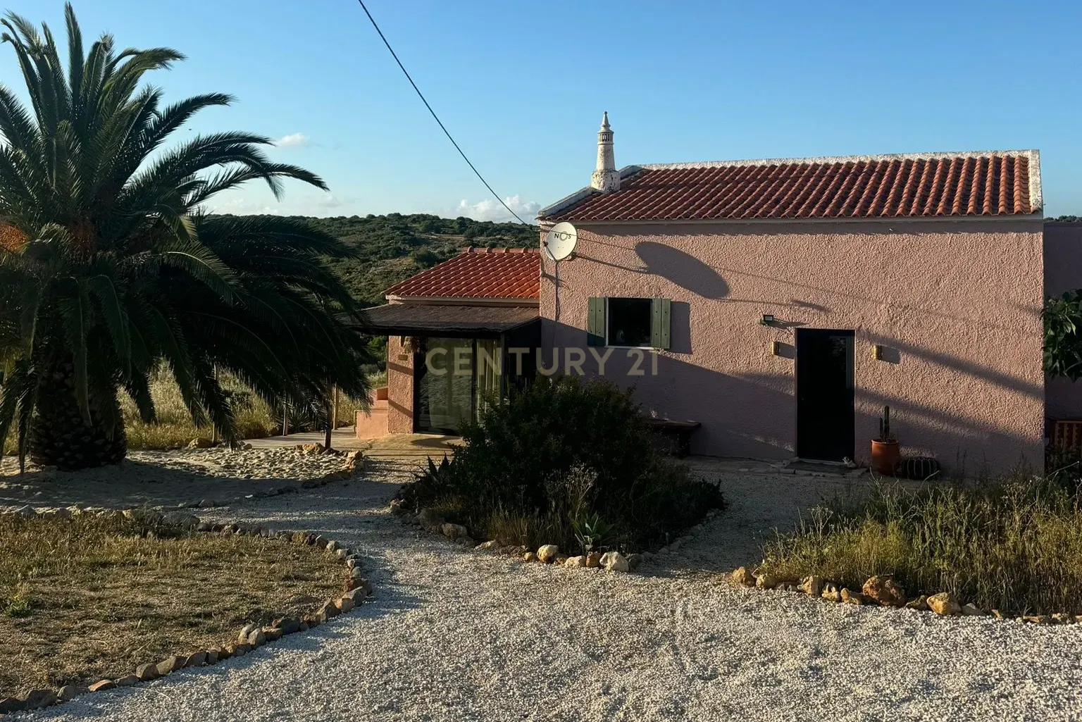 Fotografia 4 de Quinta renovada em terreno de 3 HA perto de praias e serviços, Almádena, Lagos