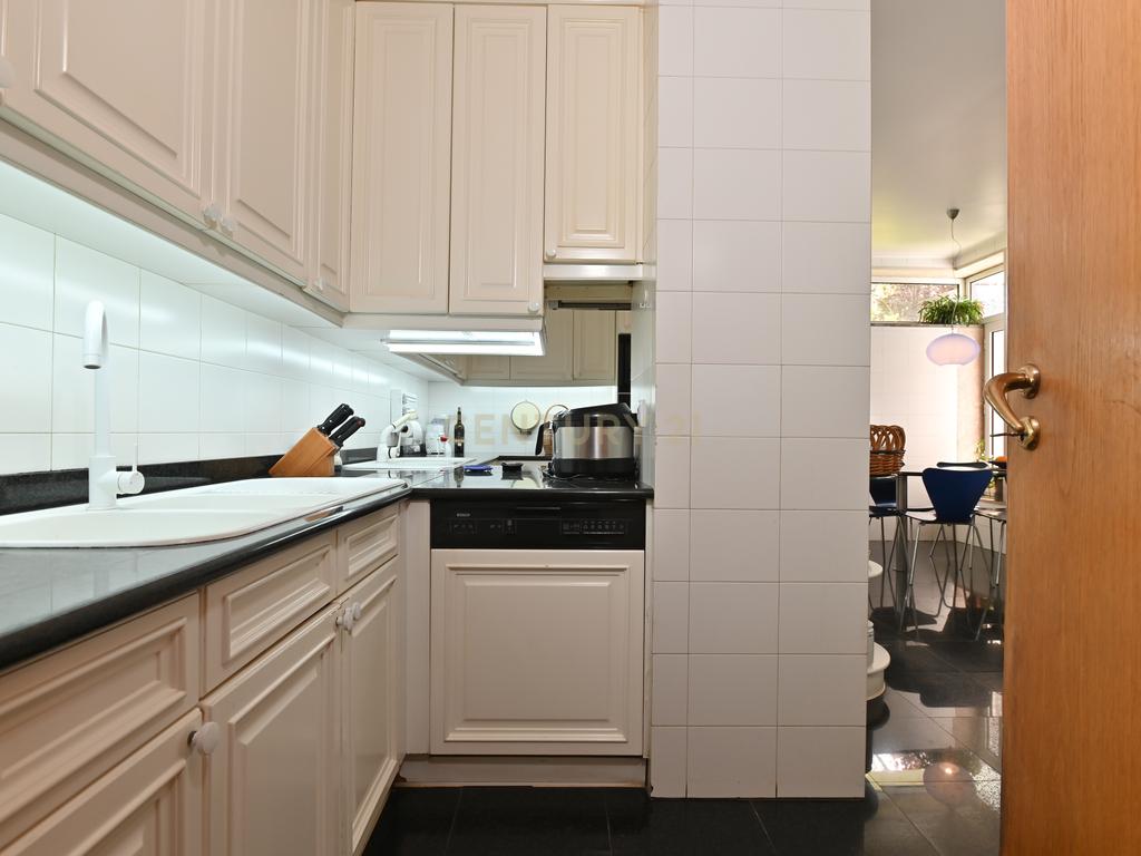 Luxuosa Moradia Isolada na Serra de Carnaxide com Piscina  - Image 16