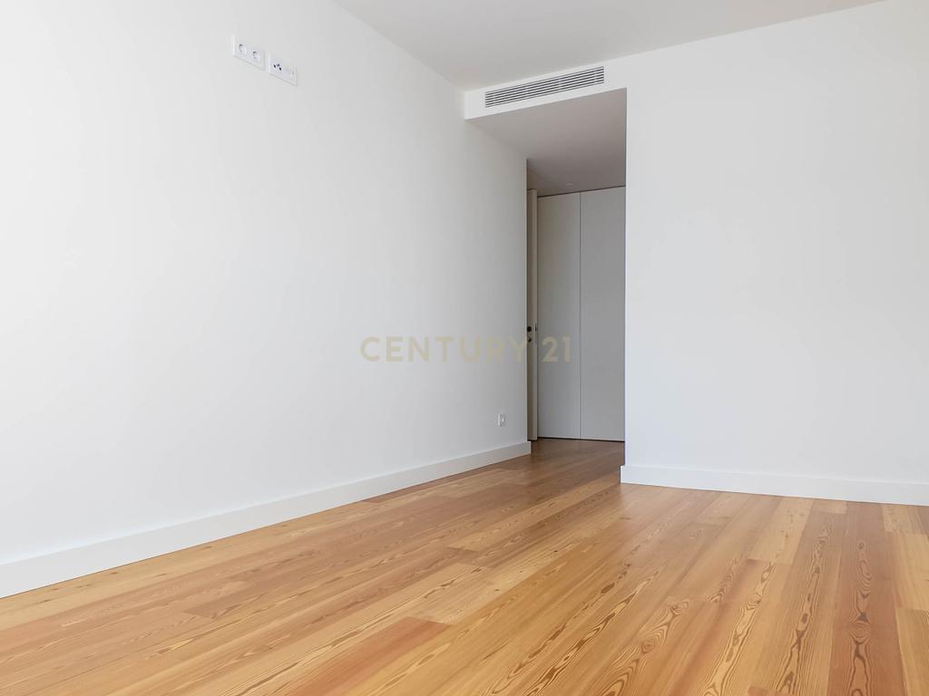Apartamento T2 Novo nos Jardins da Efanor para arrendamento - Image 15