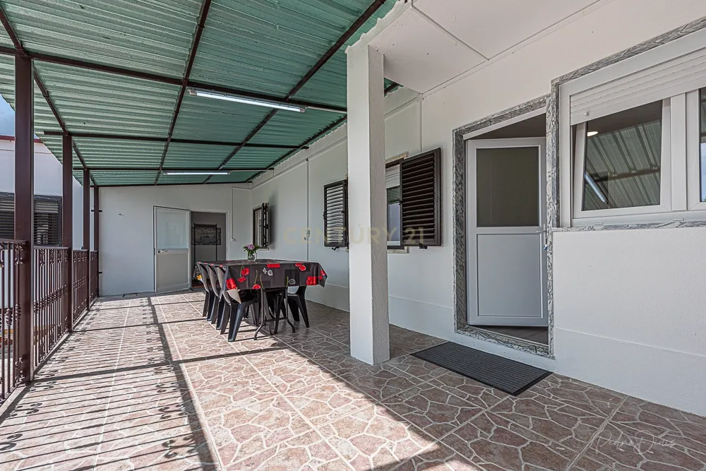 Alojamento Estudantil LÁ-SALETTE ( quarto Melro Azul 11m2 ) - Image 11