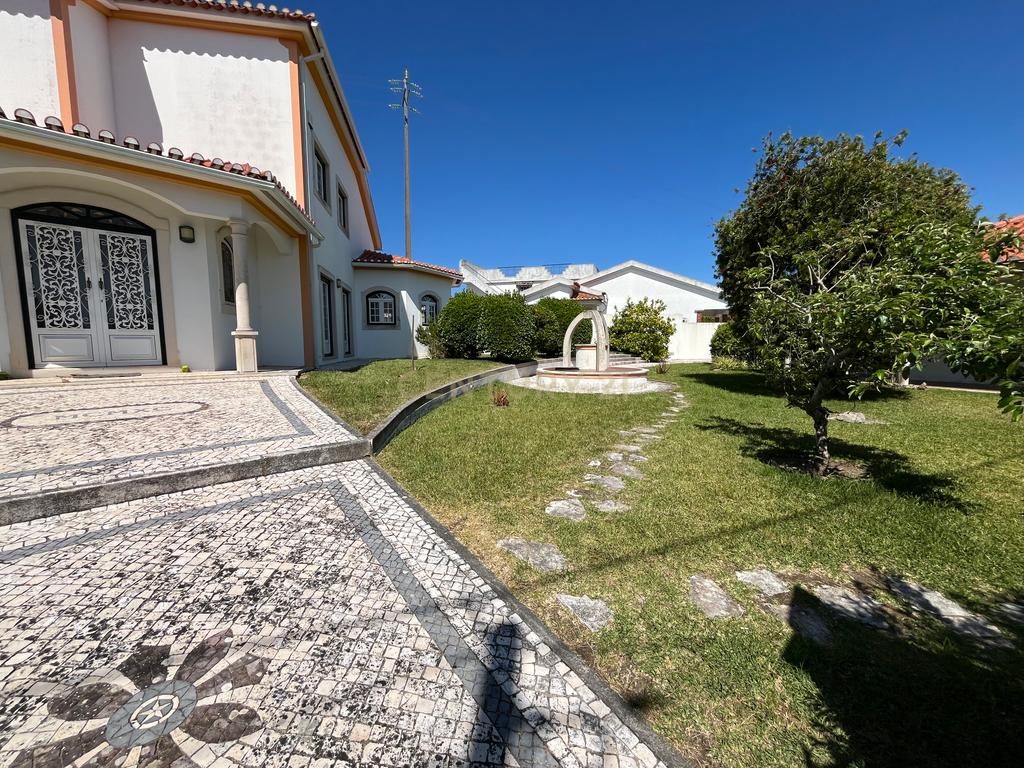 Moradia com 5 quartos em Vale Covo, Bombarral, com jardim, piscina, barbecue, adega e várias zonas de lazer - Image 14