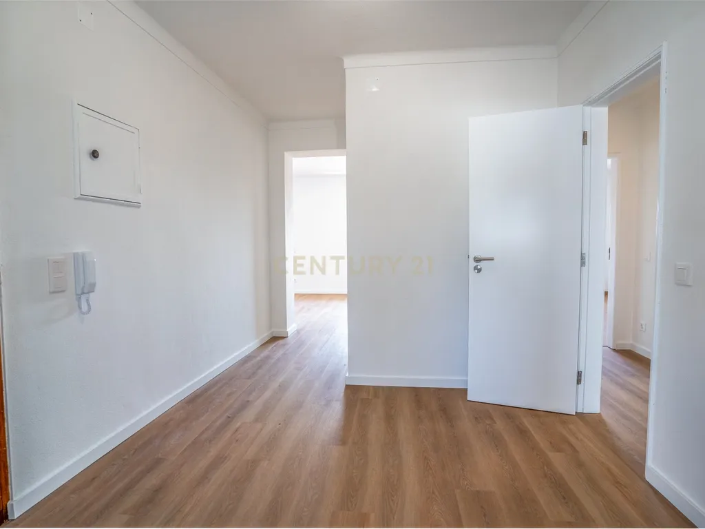 Apartamento T3 | Renovado | Caldas da Rainha - Image 9
