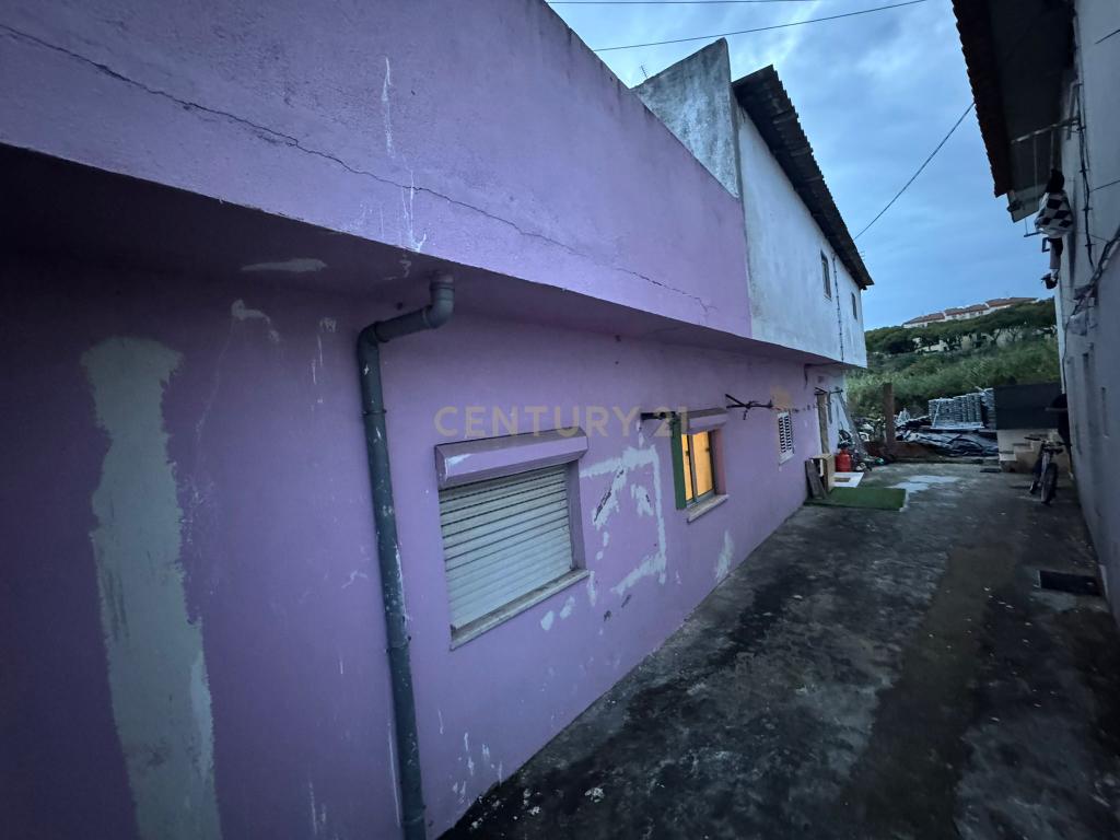 3 Moradias com terreno de 1079m2(não inclui a área de implantação das moradias) - Image 19