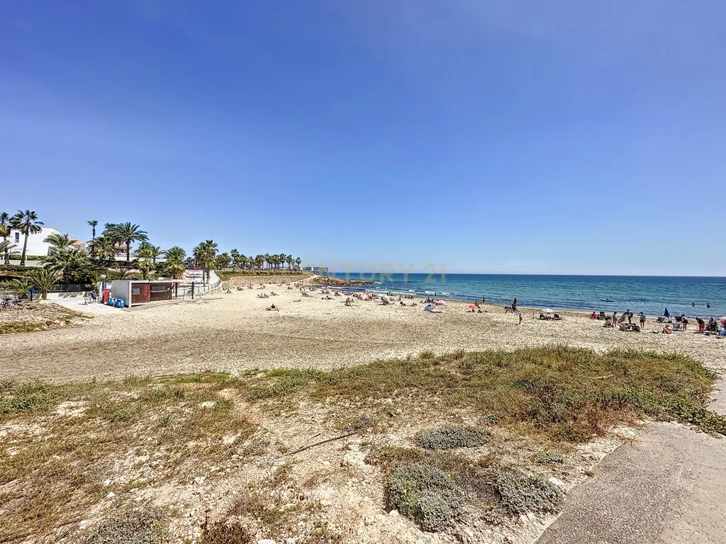 🏡 Apartamento em aluguer de longa duração com 2 quartos e pátio em Cabo Punta de Tarifa – Orihuela Costa 🌊☀️ - Image 19