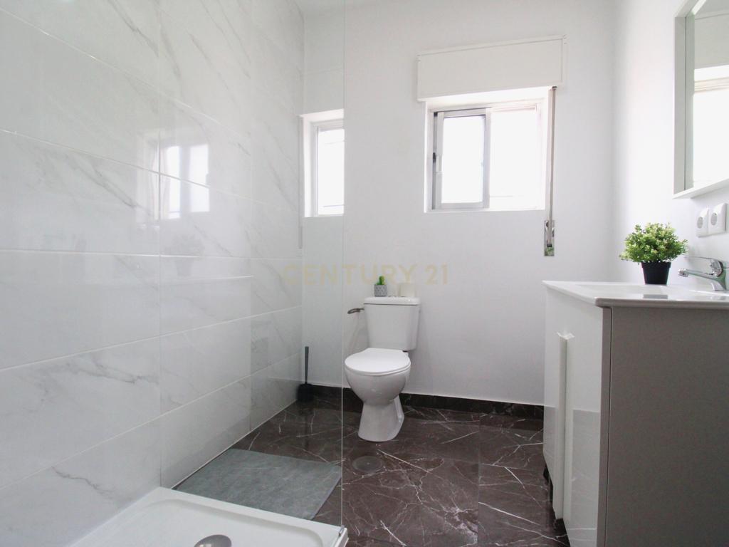 Apartamento T2 Quinta do Conde - Image 6