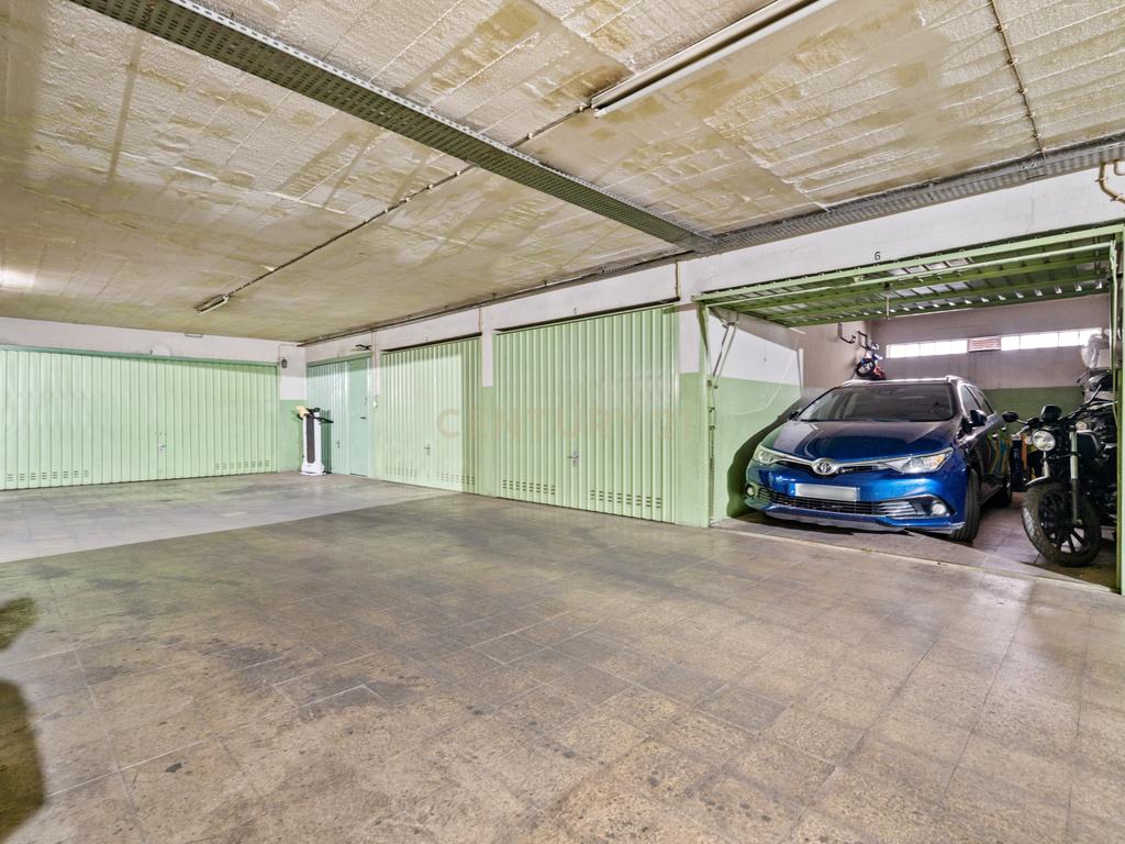 Espaçoso T3 Remodelado com Vista Rio em Cacilhas (+ Opção de Garagem BOX) - Image 25