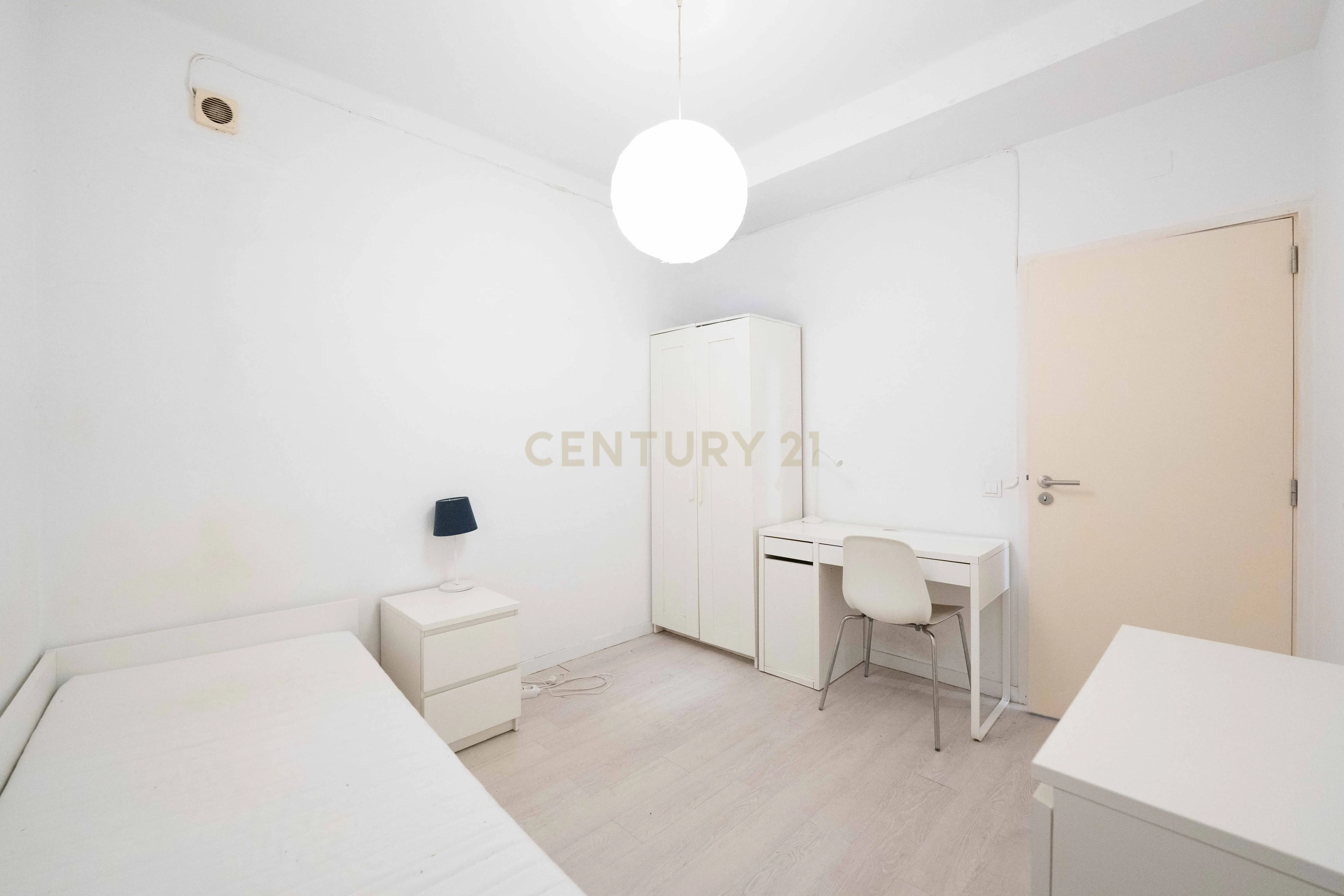 Fotografia 10 de Venda | Apartamento T2 + Sala convertida em dois quartos | Mobilado e equipado na Rua Padre António Vieira em Coimbra