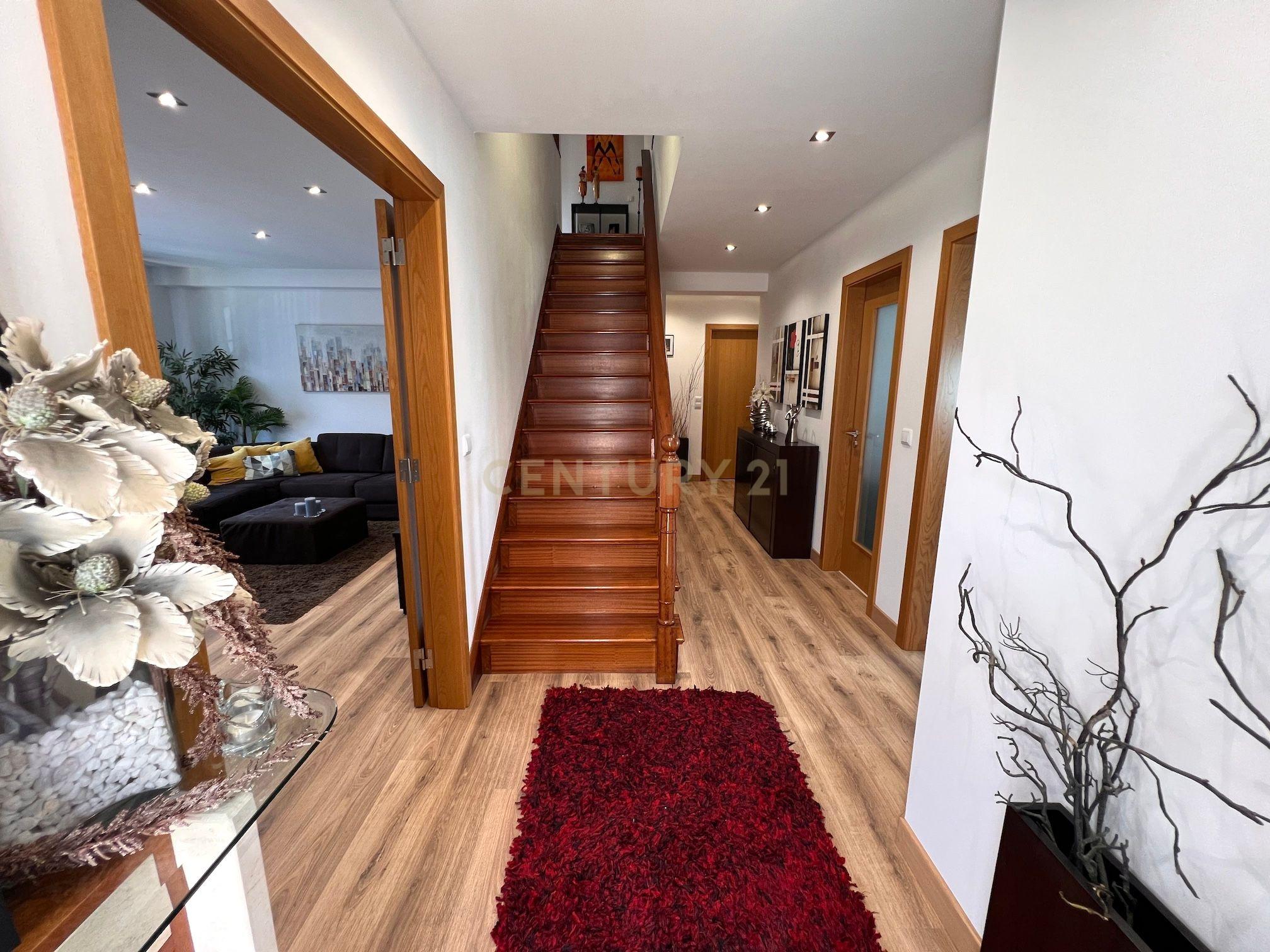 Fotografia 8 de Apartamento T5 na Encosta do Sol em Caldas da Rainha, Luminosidade, espaço e conforto