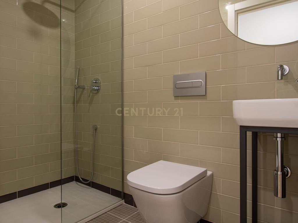 Apartamento T2 com Varanda  | Bonjardim | Porto - Image 14