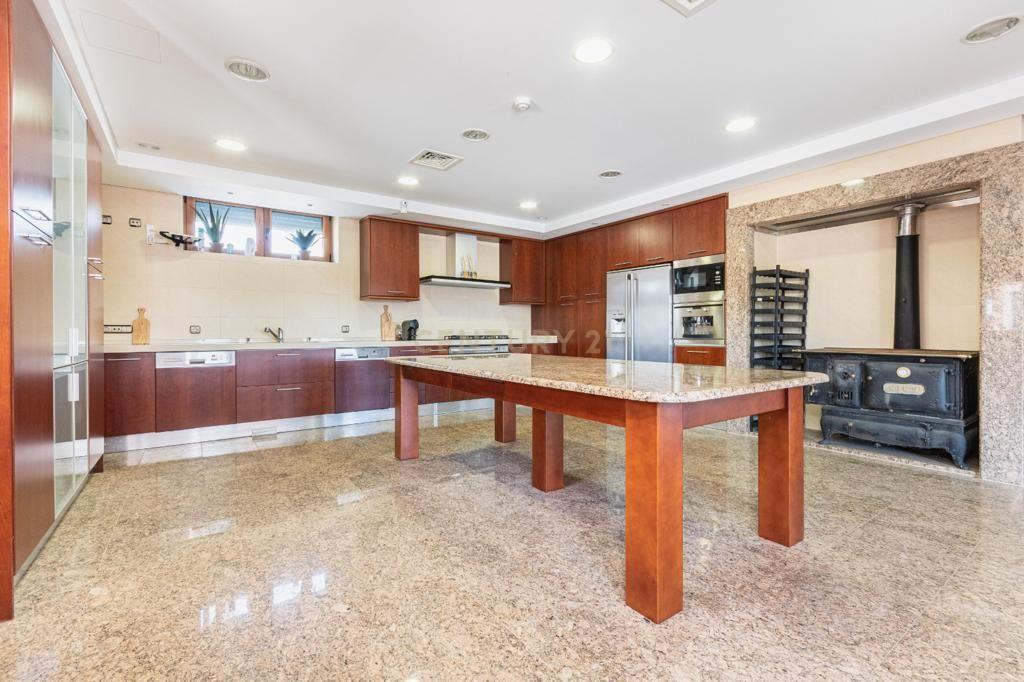 Moradia T8 de grande dimensão em S. João dos Montes, Vila Franca de Xira - Image 11
