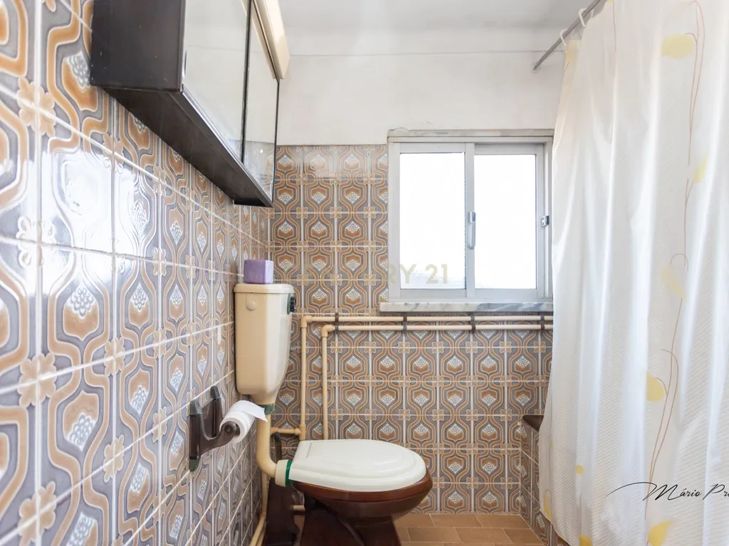 Quinta com Moradia T9 - Santo Isidro de Pegões - Montijo - Image 16