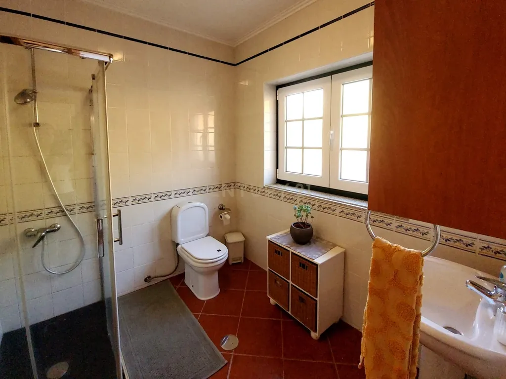 Propriedade com moradia T3 e piscina, Macieira de Cambra - Image 15