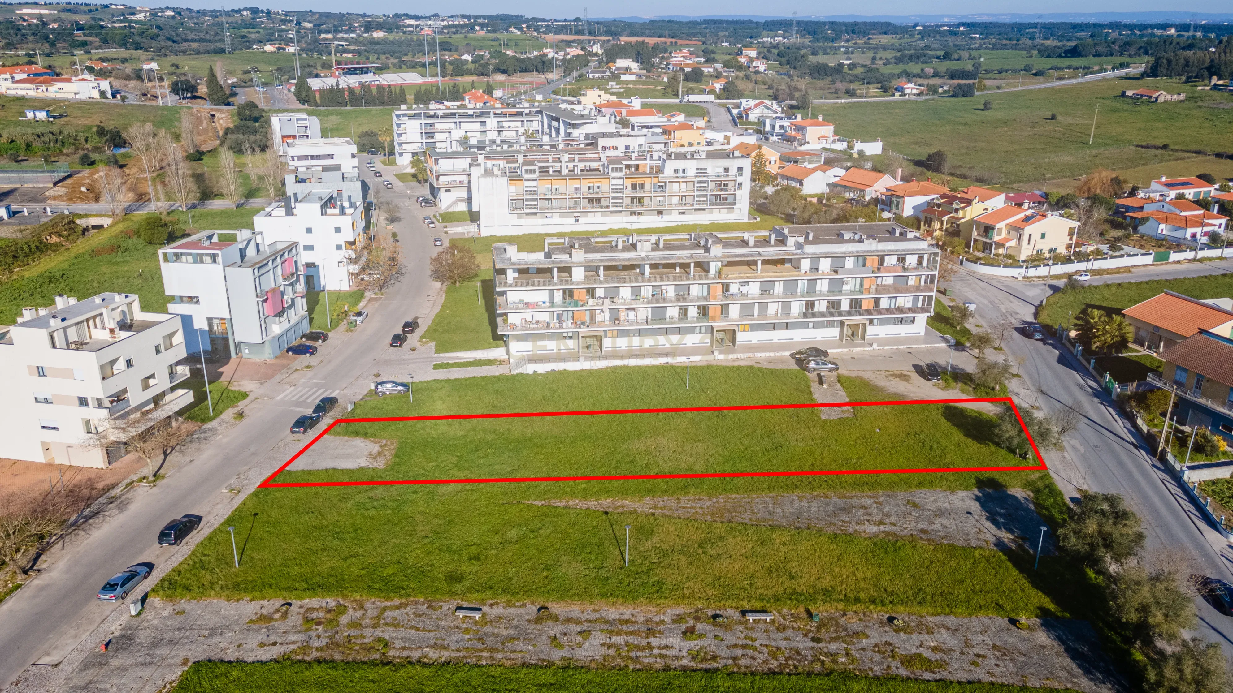 Lote de Terreno Urbano no Centro do Cartaxo para construção de 3 blocos Habitacionais - Image 2