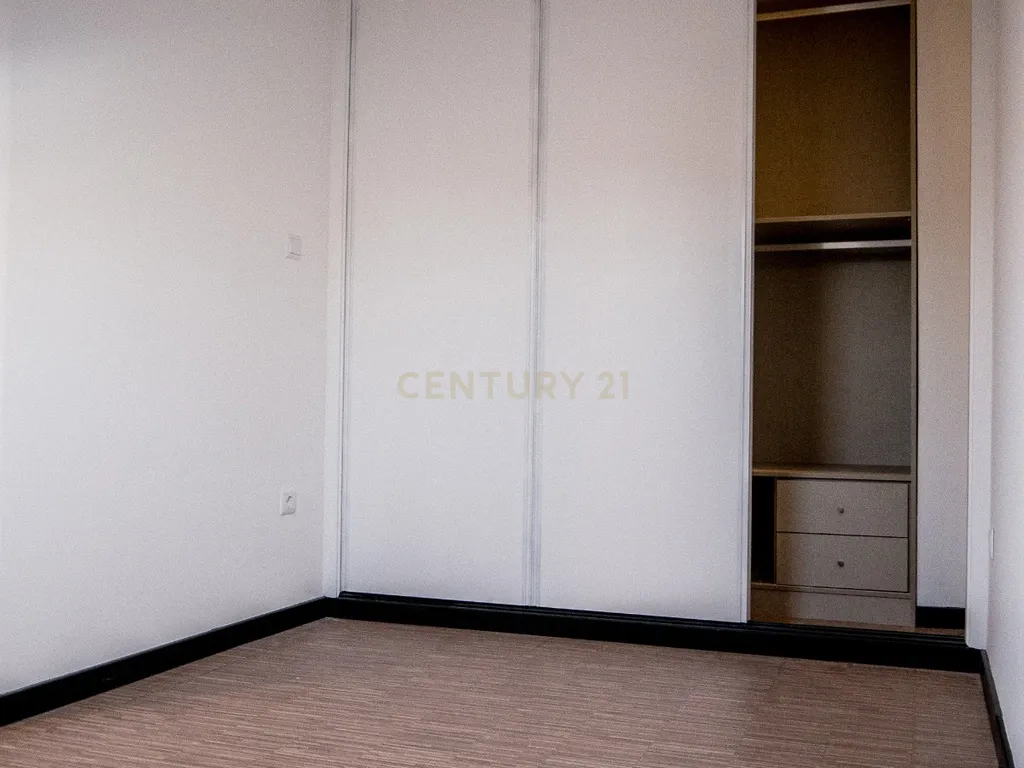 Apartamento T0 +1 Duplex em Miguel Bombarda | Centro do Porto - Image 15