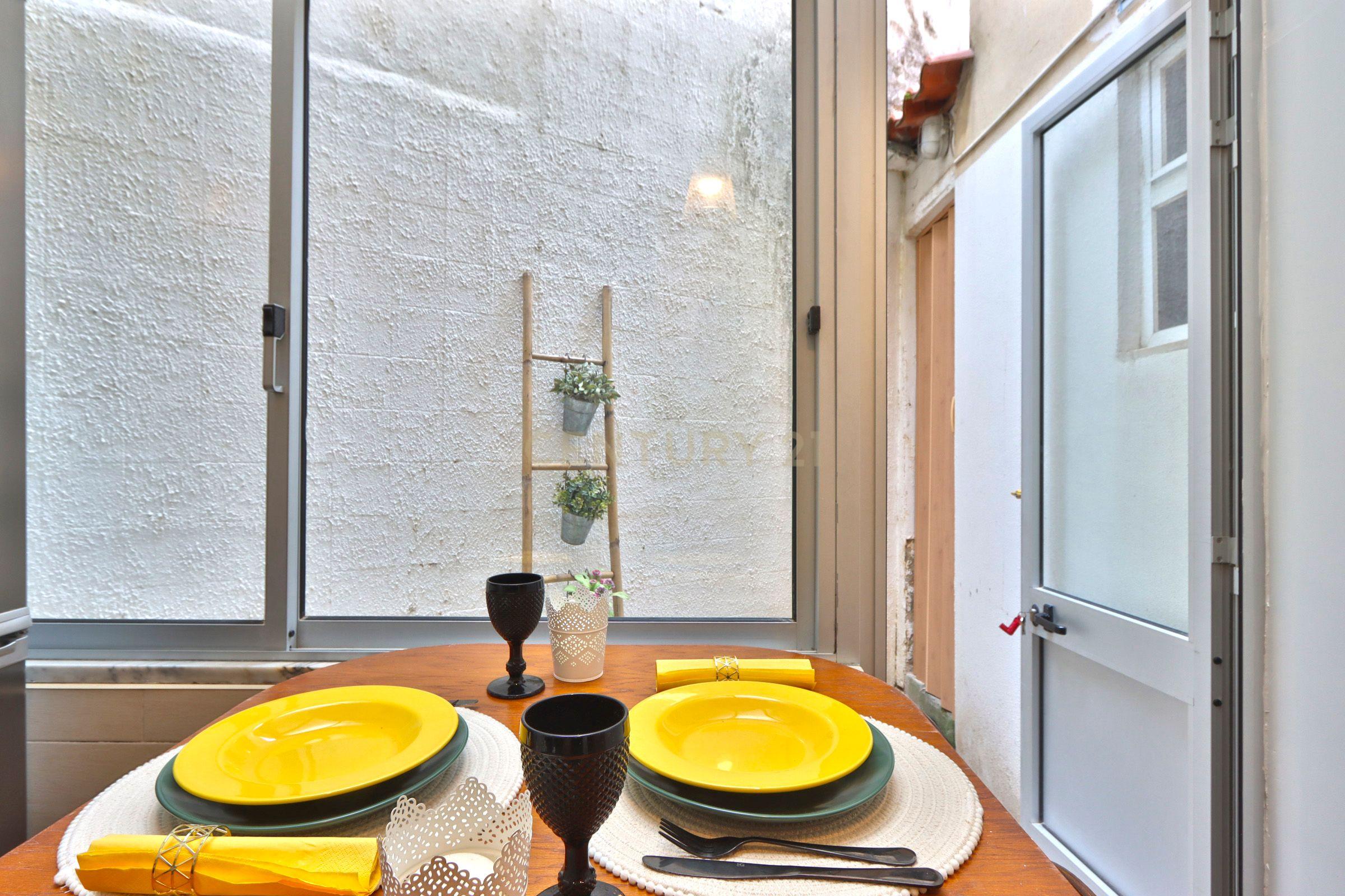 Apartamento T2 em Arroios com pequeno Terraço - Image 14