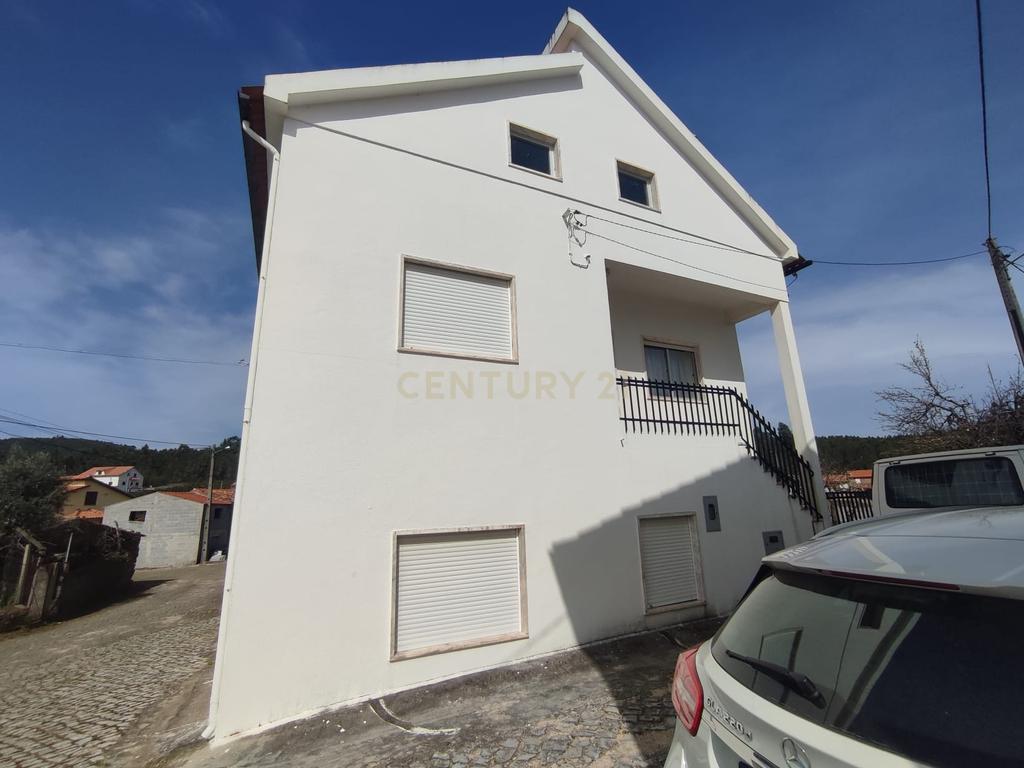 Moradia T4 totalmente mobilada, com garagem,  Mílrico, Oleiros - Image 3