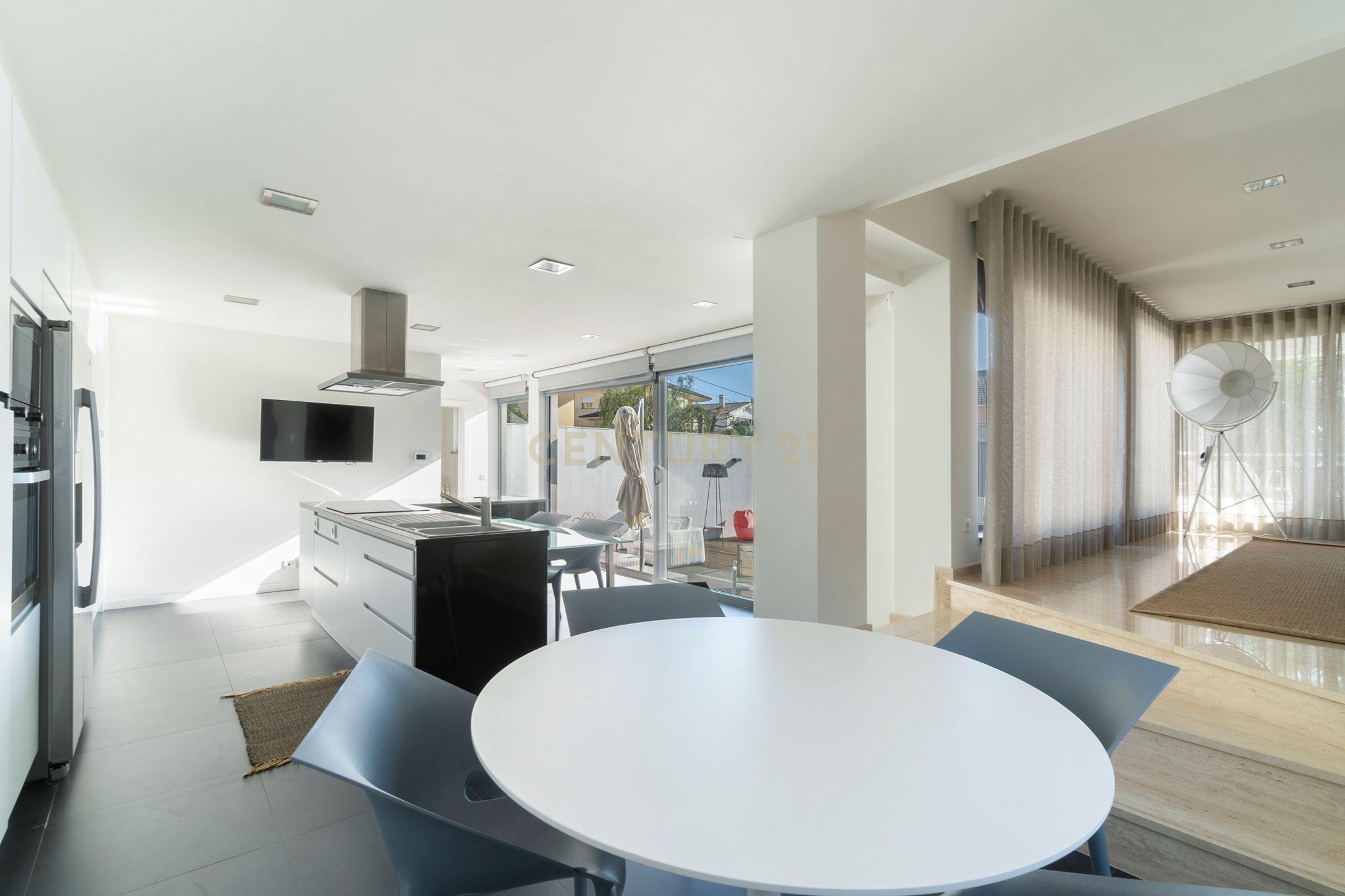 🏡 Luxo em Cada Detalhe: Moradia Exclusiva em Birre, Cascais - Image 20