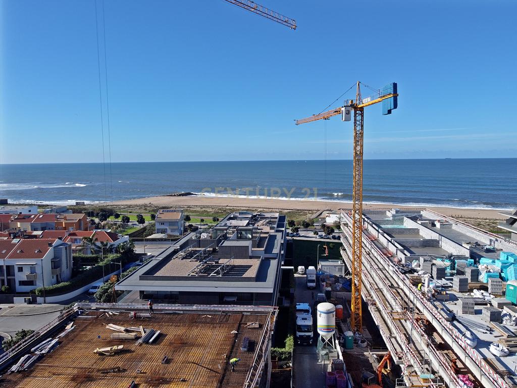 Moradia nova T4+1, de luxo, a escassos metros da Praia de Canidelo - Image 14