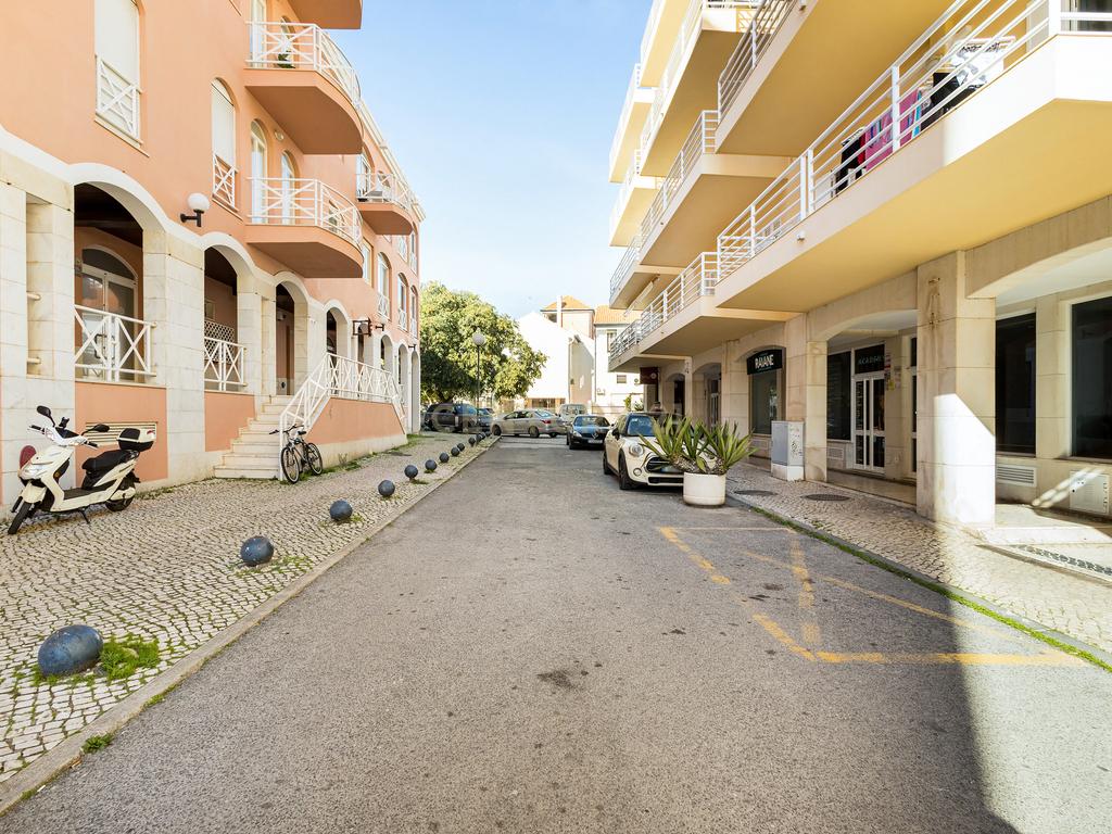 Loja Comercial no Coração de Vilamoura – Oportunidade Imperdível! - Image 14