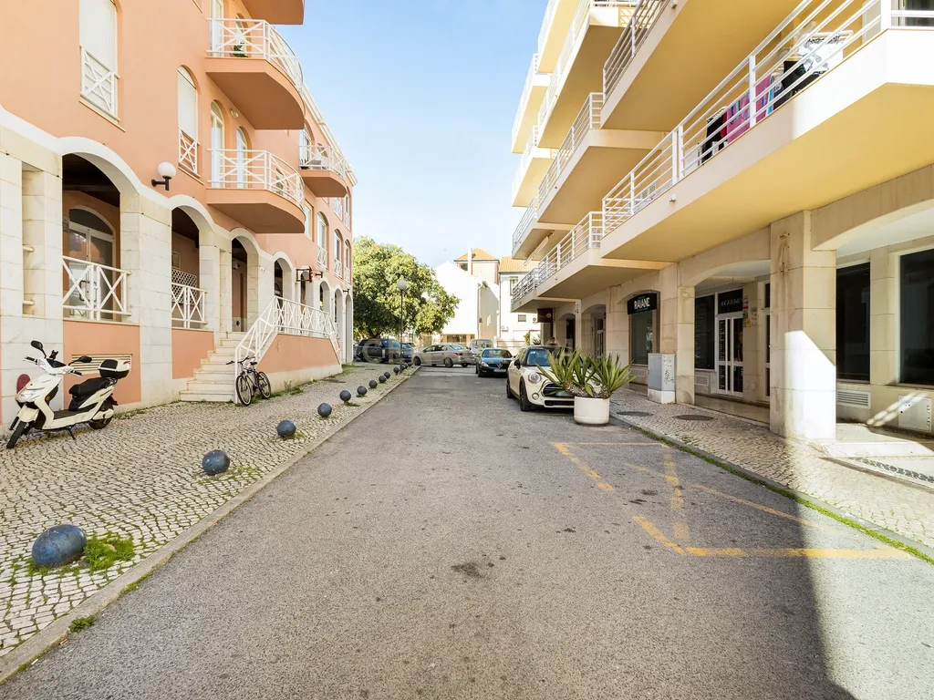 Loja Comercial no Coração de Vilamoura – Oportunidade Imperdível! - Image 14