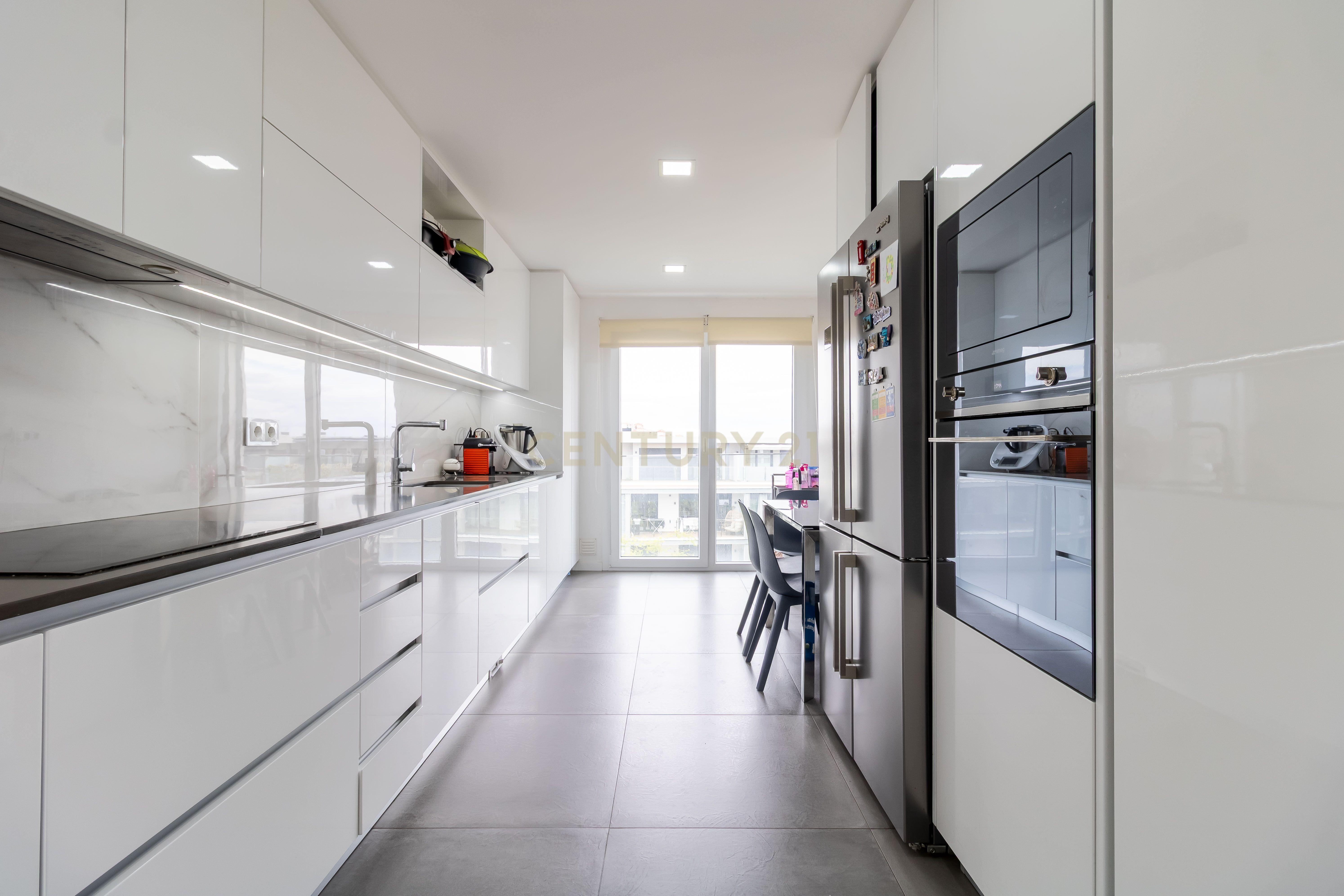 Fotografia 7 de Duplex T4 em Oeiras com terraço e box (3 vagas)